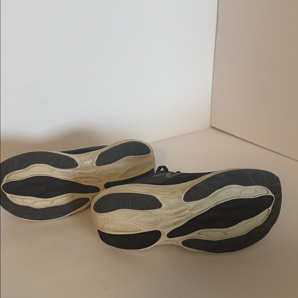 New Balance Black Sneakers with Cream Soles - Picture 6 of 6